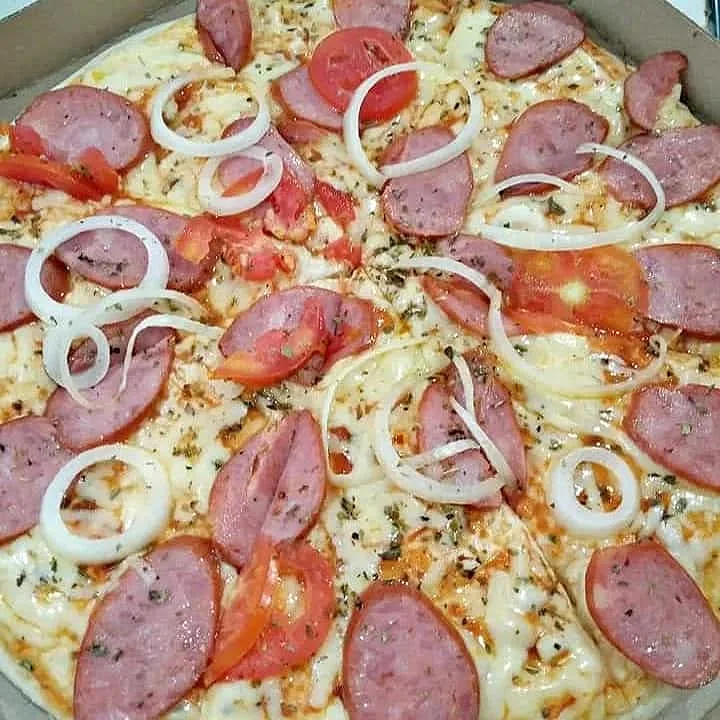 Pizza de calabresa