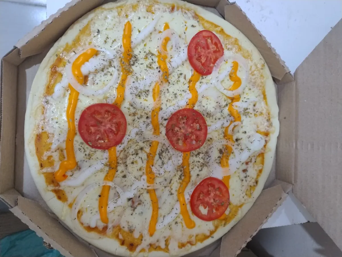 Pizza três queijos